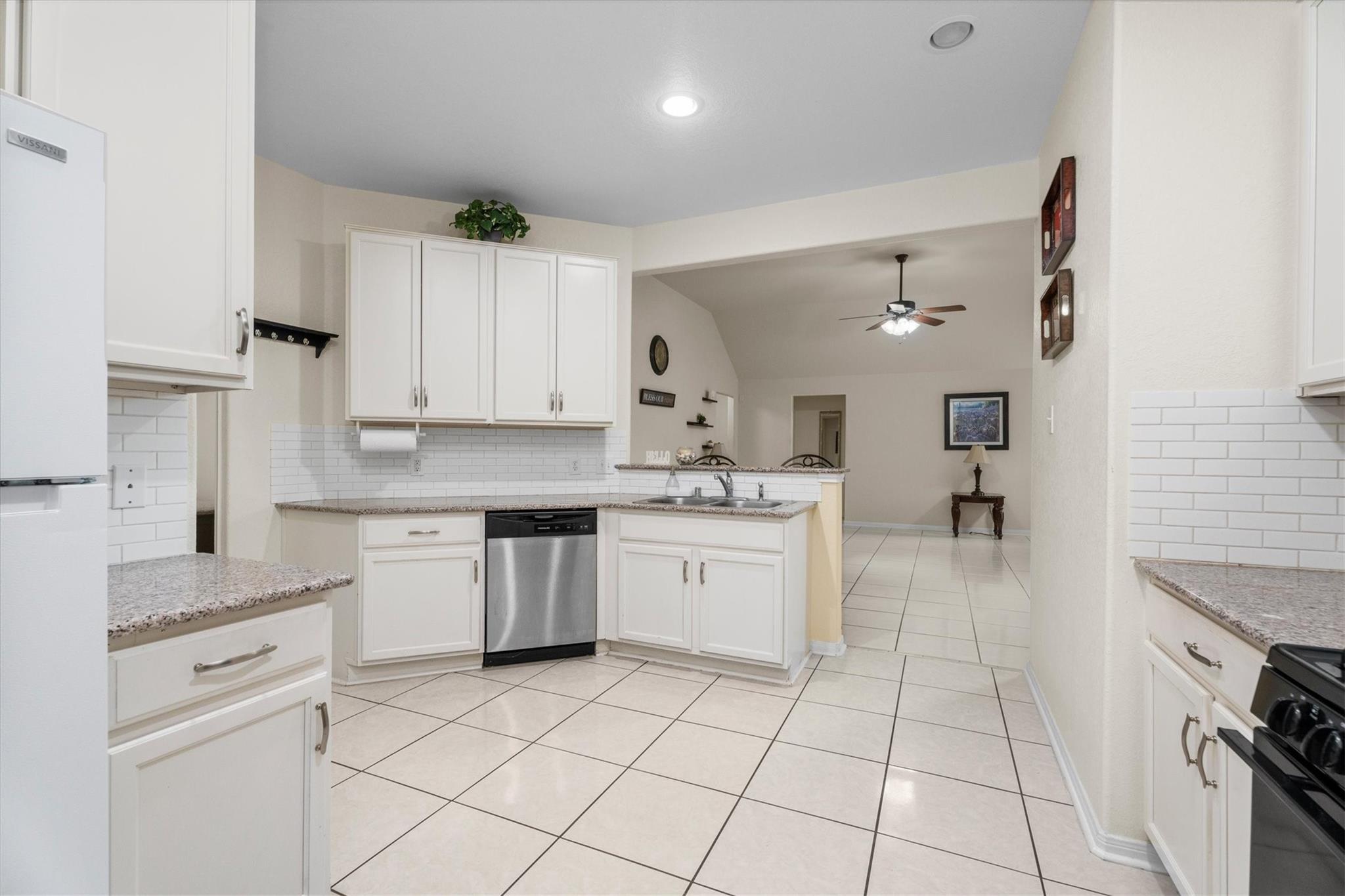 2615 Magnolia Fair Way