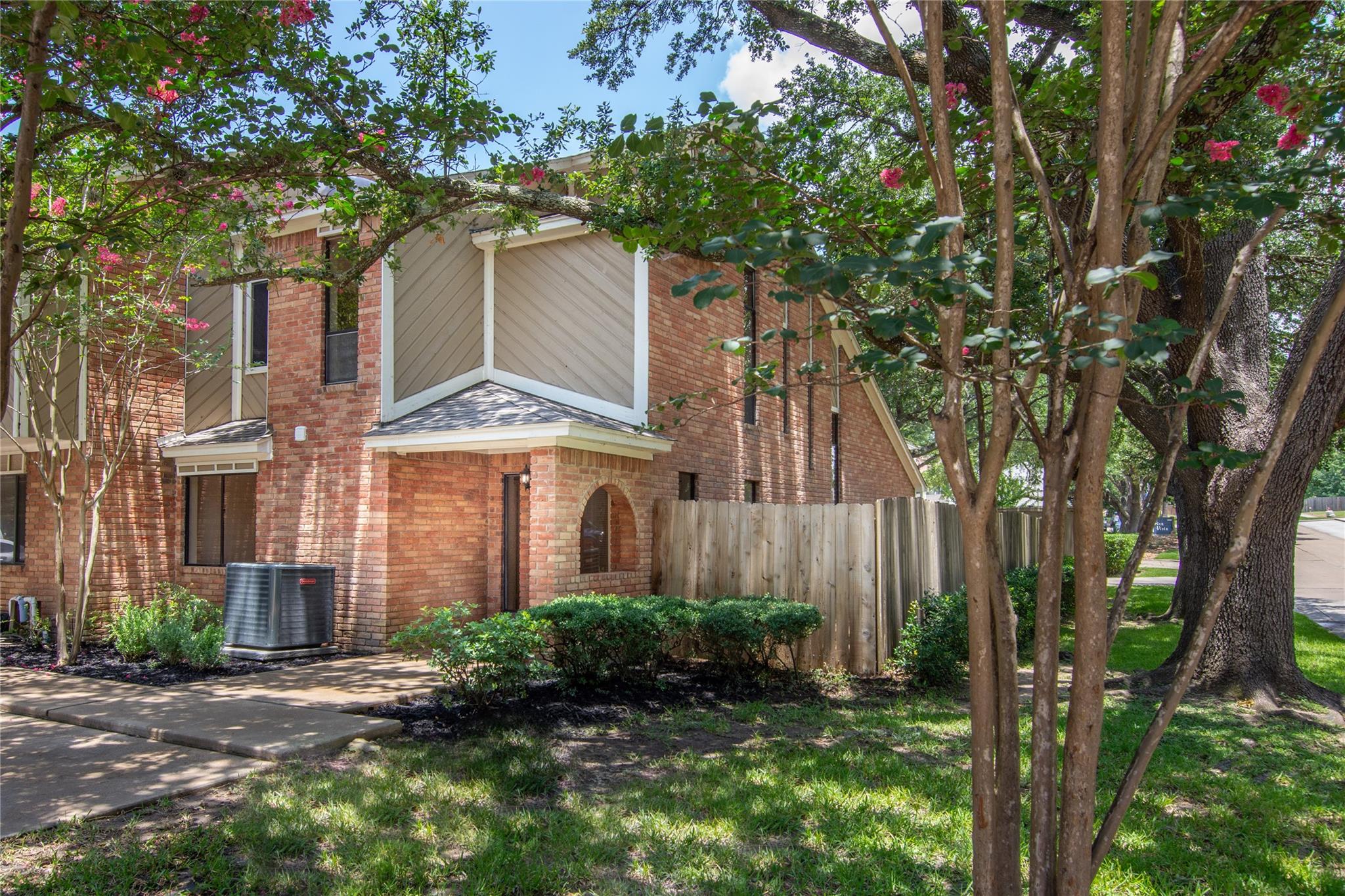 3802 Knollcrest Drive