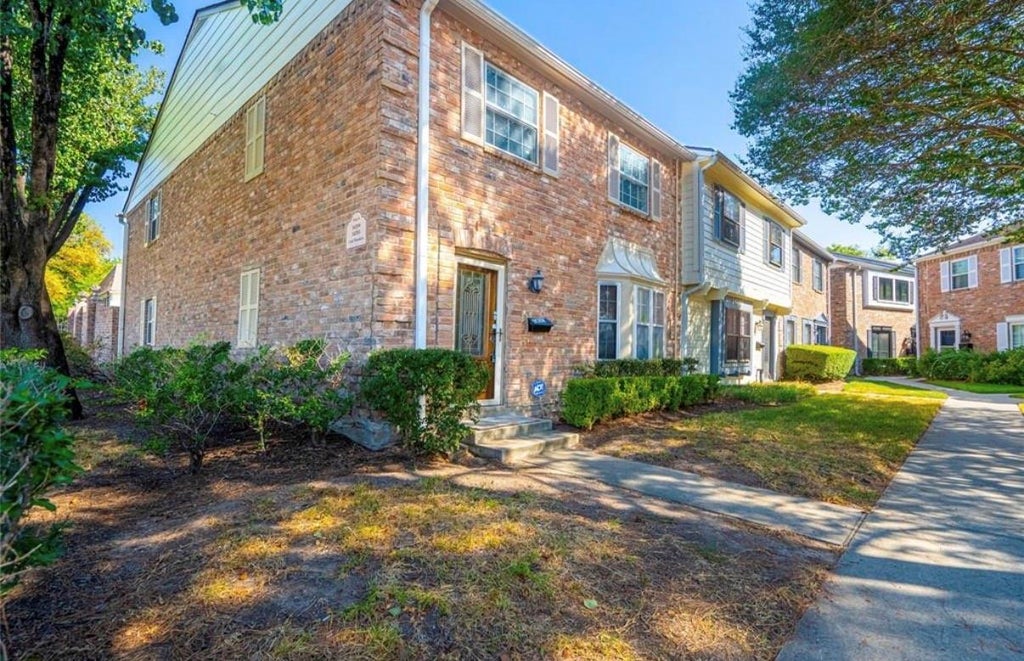 Photo of 14359 Lost Meadow Lane, Houston, TX 77079 (MLS # 76082395)