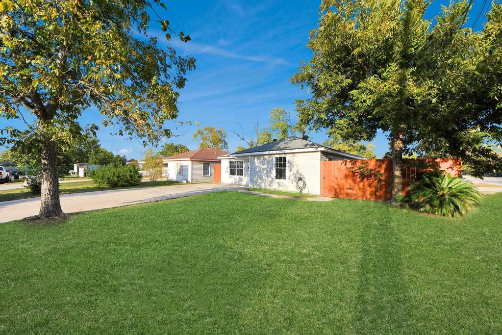 Photo of 4803 Bellnole Drive, Houston, TX 77017 (MLS # 16667334)