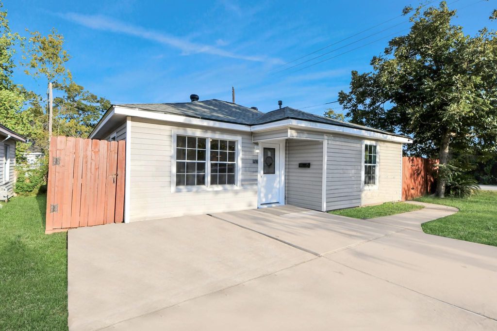 Photo of 4803 Bellnole Drive, Houston, TX 77017 (MLS # 16667334)