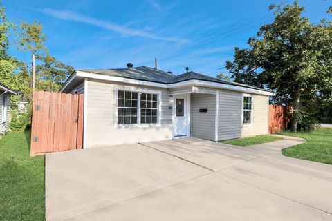 Photo of 4803 Bellnole Drive, Houston, TX 77017 (MLS # 16667334)