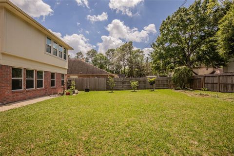 Tiny photo for 14334 Little Willow Walk, Houston, TX 77062 (MLS # 77616420)
