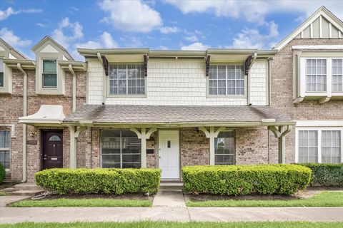 Photo of 10278 Hammerly Boulevard, Houston, TX 77043 (MLS # 87457412)