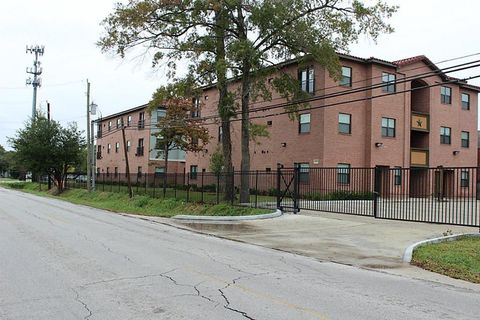 Photo of 10102 Neuens Road #A100, Houston, TX 77080 (MLS # 65446207)