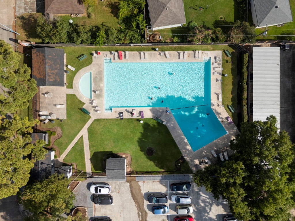 Photo of 1016 E Tri Oaks Ln Unit 45 Lane, Houston, TX 77043 (MLS # 21364919)