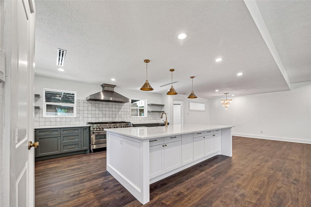 Photo of 1338 Seaspray Court, Houston, TX 77008 (MLS # 6705576)