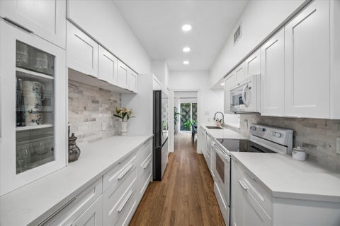 Photo of 701 Bering Drive #1501, Houston, TX 77057 (MLS # 56238083)