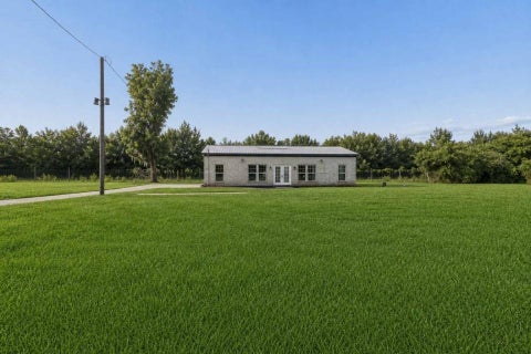 Photo of 638 Kelly Lane, Holiday Lakes, TX 77515 (MLS # 83540656)