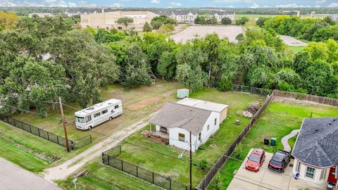 Photo of 0 Arp Street, Houston, TX 77085 (MLS # 20279931)