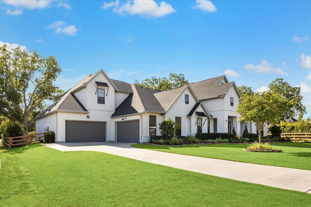 Photo of 29826 Heron View Lane, Fulshear, TX 77406 (MLS # 15858006)