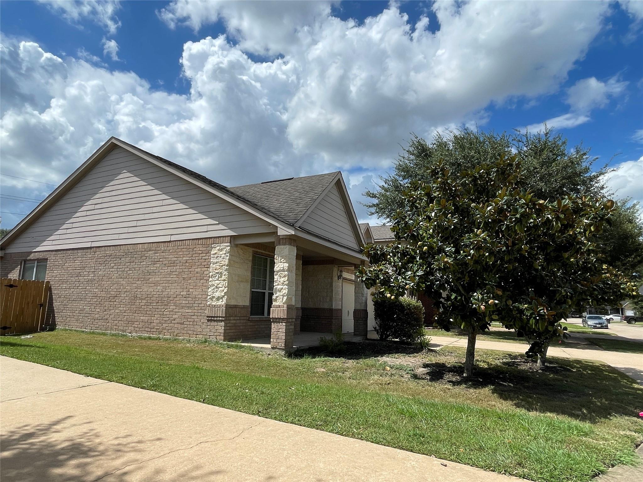 5811 Ranch Riata Court