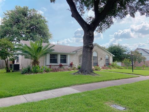 Tiny photo for 8902 Sharpview Drive, Houston, TX 77036 (MLS # 92244814)