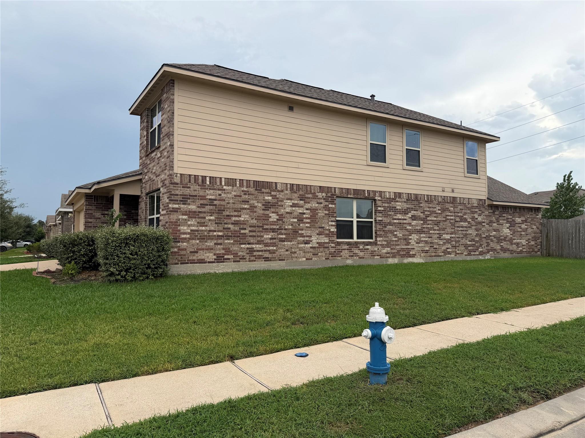 23151 Robbers Nest Dr