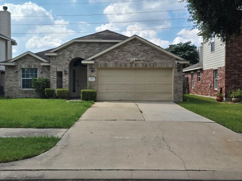 Photo of 7122 Autumn Bluff Lane, Richmond, TX 77407 (MLS # 62786221)