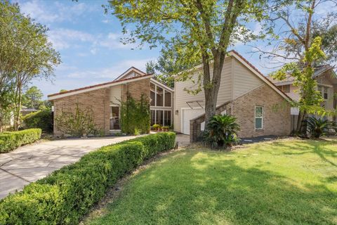 Photo of 5911 Donwhite Lane, Houston, TX 77088 (MLS # 39239318)