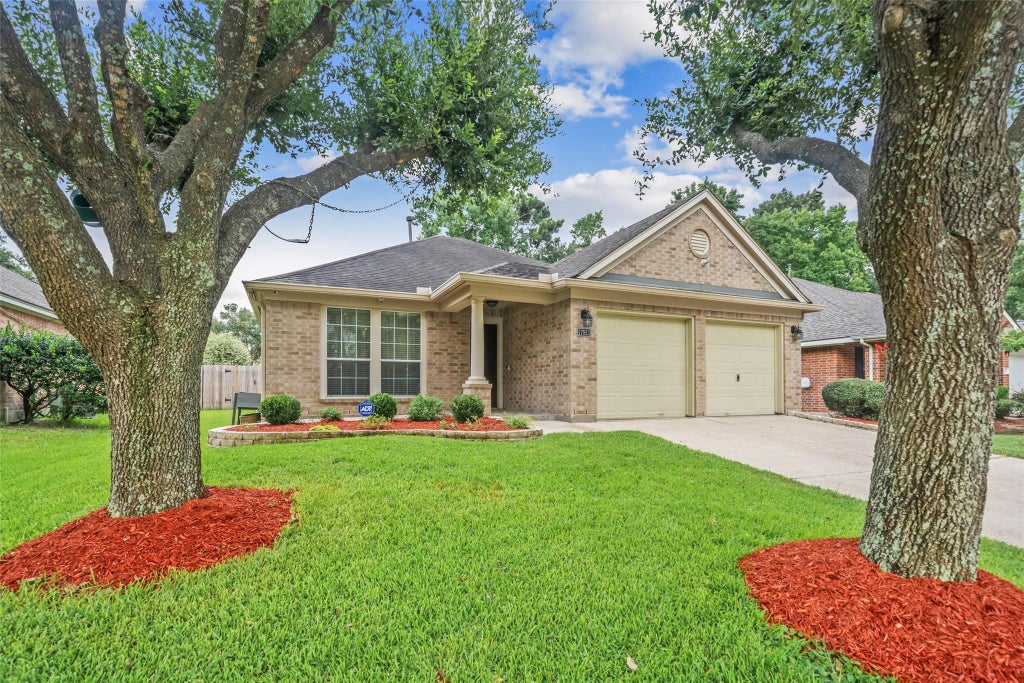 Photo of 17911 Yukon Pass Drive Dr, Humble, TX 77346 (MLS # 30306070)
