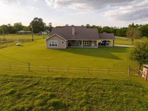 Photo of 169 Fm 1696, Huntsville, TX 77340 (MLS # 86029173)
