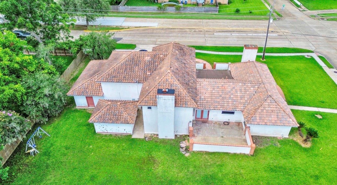 327 Live Oak Lane