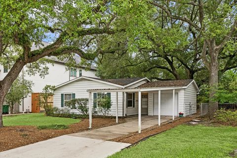 Photo of 5539 Jessamine Street, Houston, TX 77081 (MLS # 55431412)