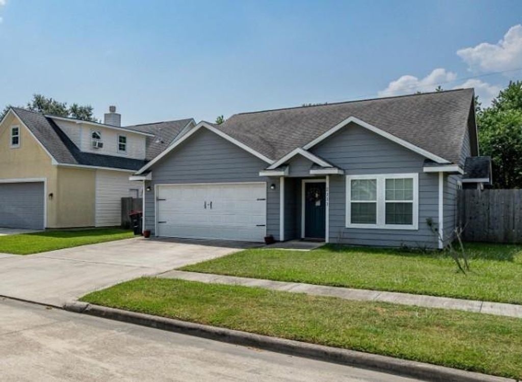 Photo of 2111 W Gulf Street, Baytown, TX 77520 (MLS # 38079904)