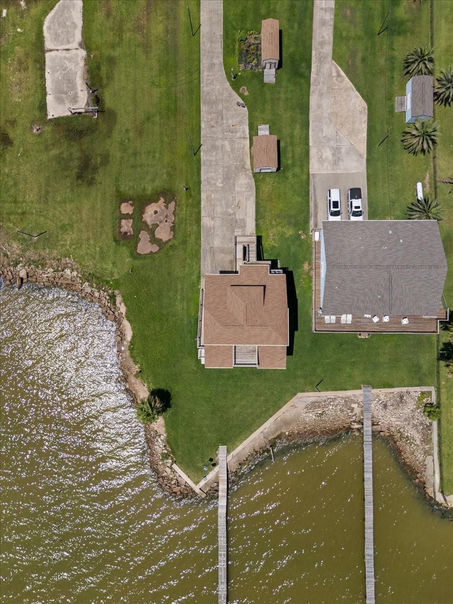 5212 Bayside Drive