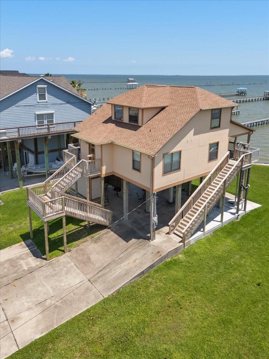 5212 Bayside Drive