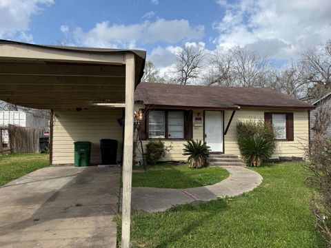 4809 Wenda Street Houston TX 77033