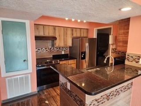 Photo of 3919 Fairmont Pkwy Pkwy #184, Pasadena, TX 77504 (MLS # 54350134) Photo of 3919 Fairmont Pkwy Pkwy #184, Pasadena, TX 77504 (MLS # 54350134)