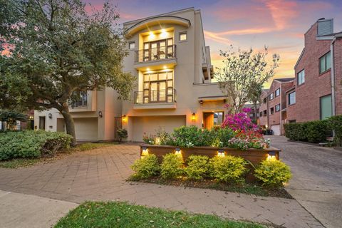 Photo of 2218 Nantucket Drive, Houston, TX 77057 (MLS # 21096853)