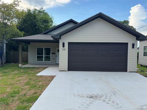 Photo of 105 Sycamore Street, Port Neches, TX 77651 (MLS # 83349928)