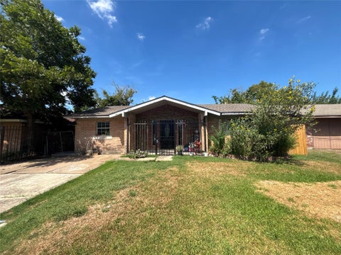 Photo of 3115 Hartsville Rd RD, Houston, TX 77051 (MLS # 20107208)