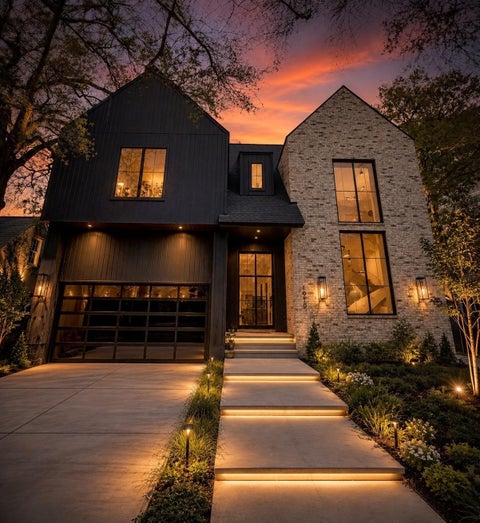 Photo of 1916 Addison Road, Houston, TX 77030 (MLS # 31917103)