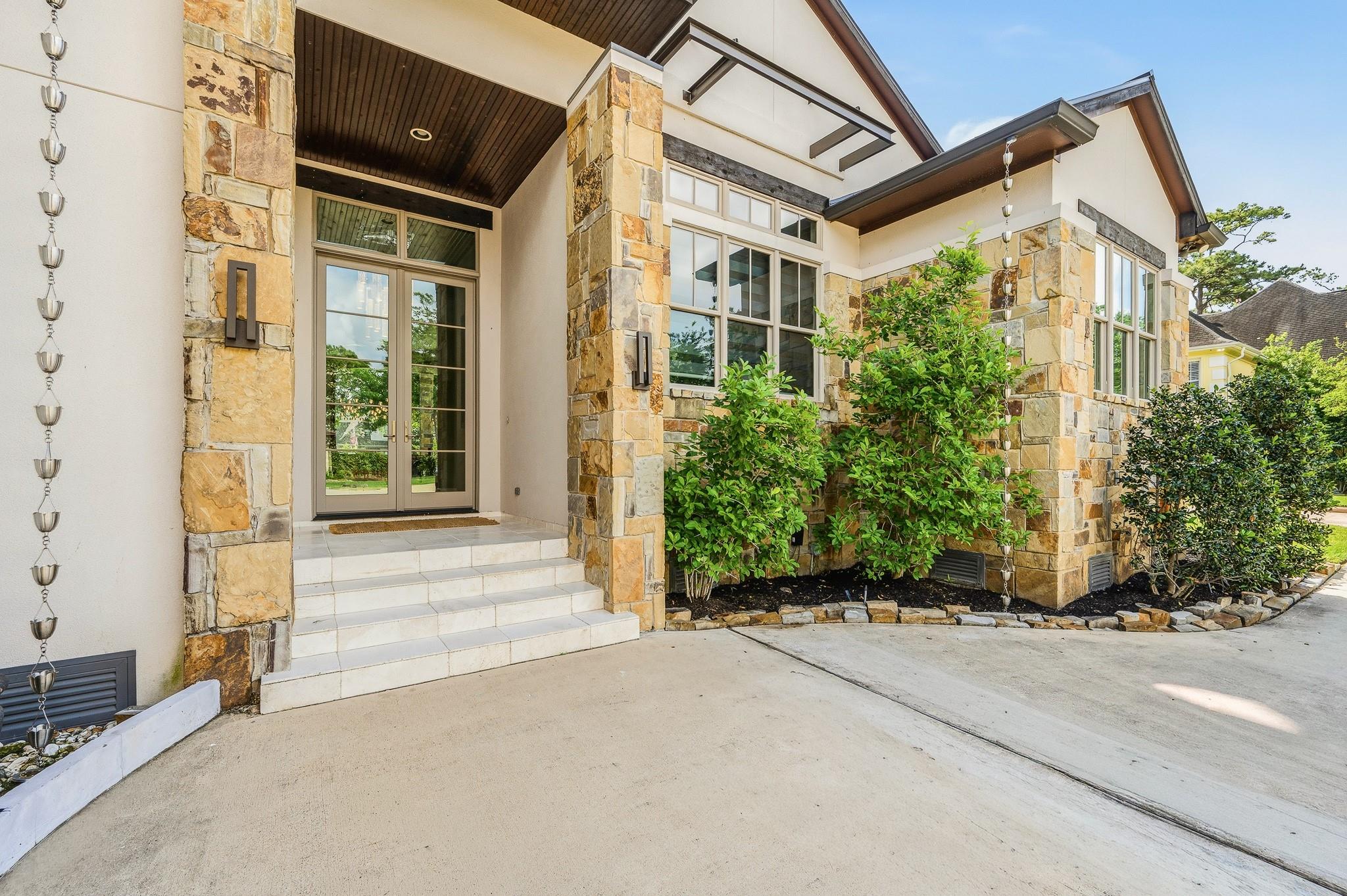 5 W Shady Lane D