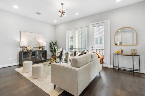 Tiny photo for 8409 Hempstead Road #H, Houston, TX 77008 (MLS # 52695732)