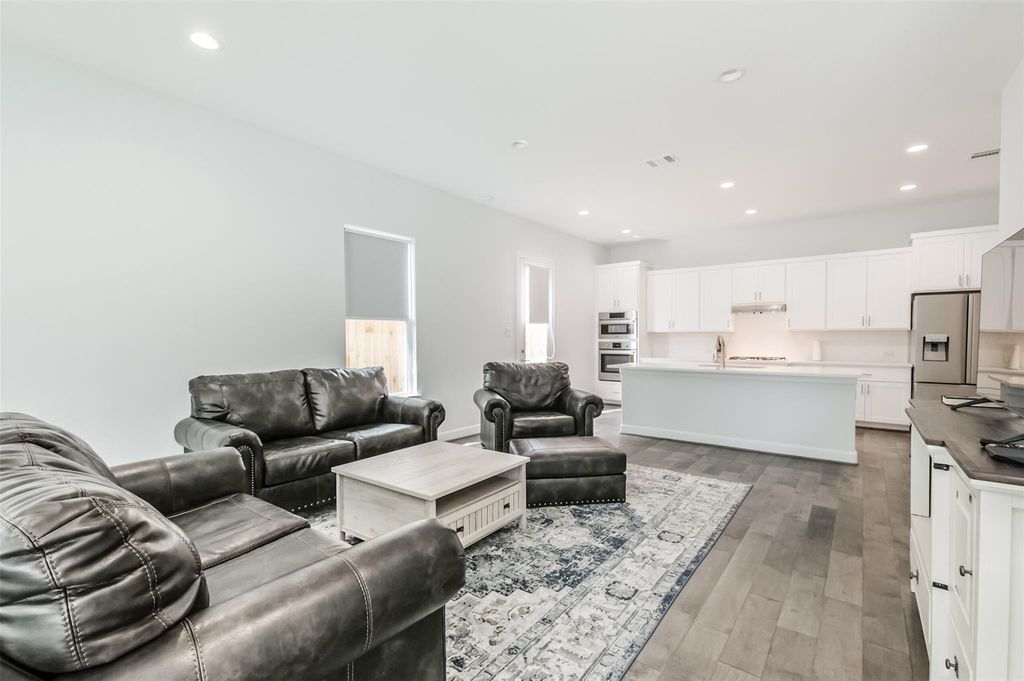 Photo of 307 Parker Street, Houston, TX 77007 (MLS # 9990893)