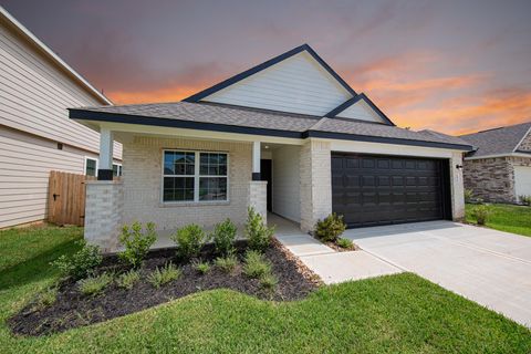 Photo of 16912 Hazelnut Drive, Conroe, TX 77302 (MLS # 42705779)