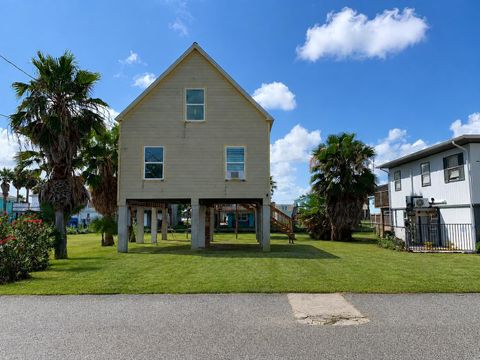 Photo of 88 Bayou Vista Drive, Hitchcock, TX 77563 (MLS # 57120078)