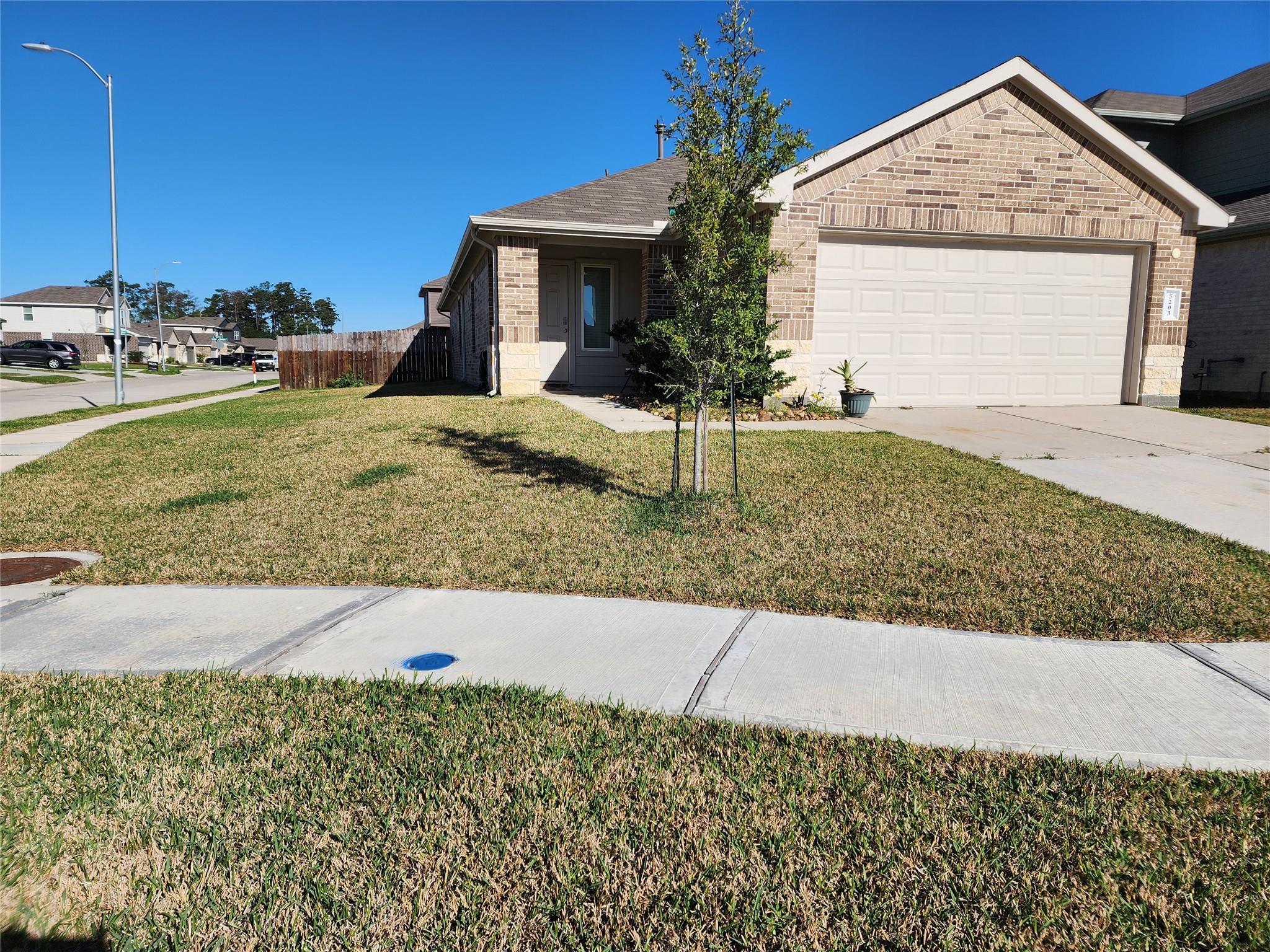 5203 Mossdale Bluff Lane