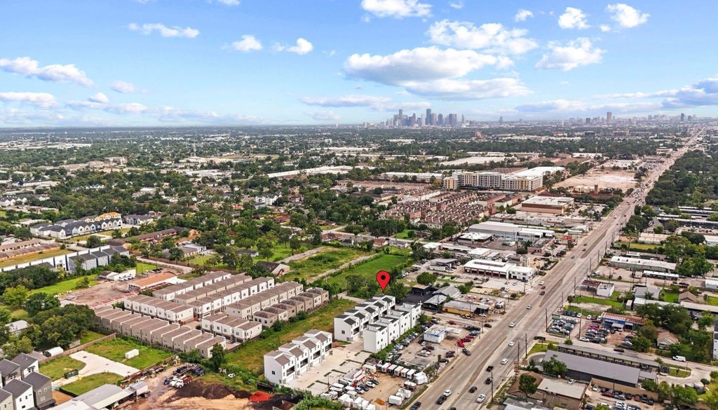 Photo of 4717 Thornton Views Rd Rd, Houston, TX 77018 (MLS # 4599114)