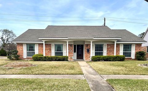 Photo of 2331 Droxford Drive, Houston, TX 77008 (MLS # 58966785)