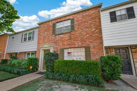 Photo of 6418 Olympia Drive #127, Houston, TX 77057 (MLS # 78947963)