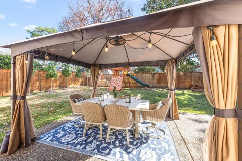 Tiny photo for 511 Anchorage Lane, Houston, TX 77079 (MLS # 5441813)