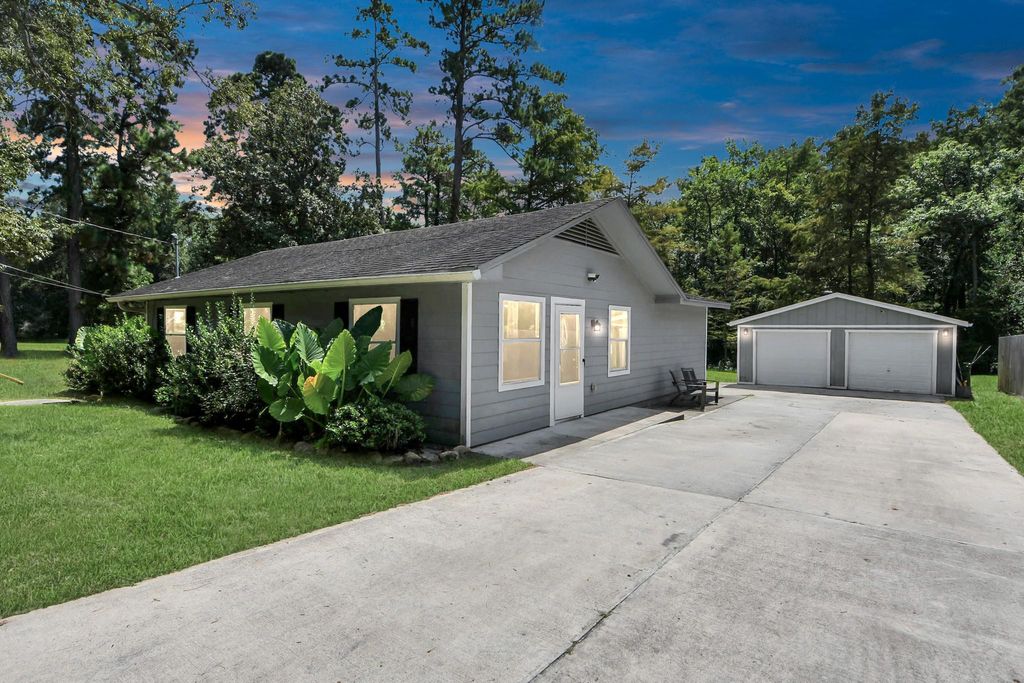 Photo of 238 Waterfall Drive, Huffman, TX 77336 (MLS # 60909063)