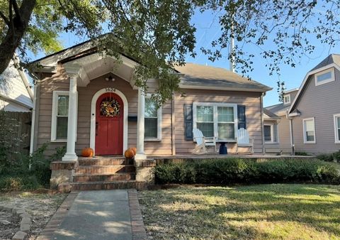 Photo of 1624 Vassar Street, Houston, TX 77006 (MLS # 44790612)
