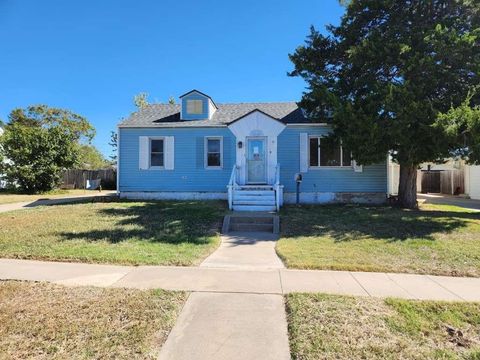 Photo of 1112 Charles Street, Pampa, TX 79065 (MLS # 70774761) Photo of 1112 Charles Street, Pampa, TX 79065 (MLS # 70774761)