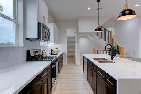 Photo of 1306 Evelyn Street, Houston, TX 77009 (MLS # 72848906)