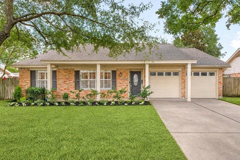 Photo of 13931 Britoak Lane, Houston, TX 77079 (MLS # 31930843)
