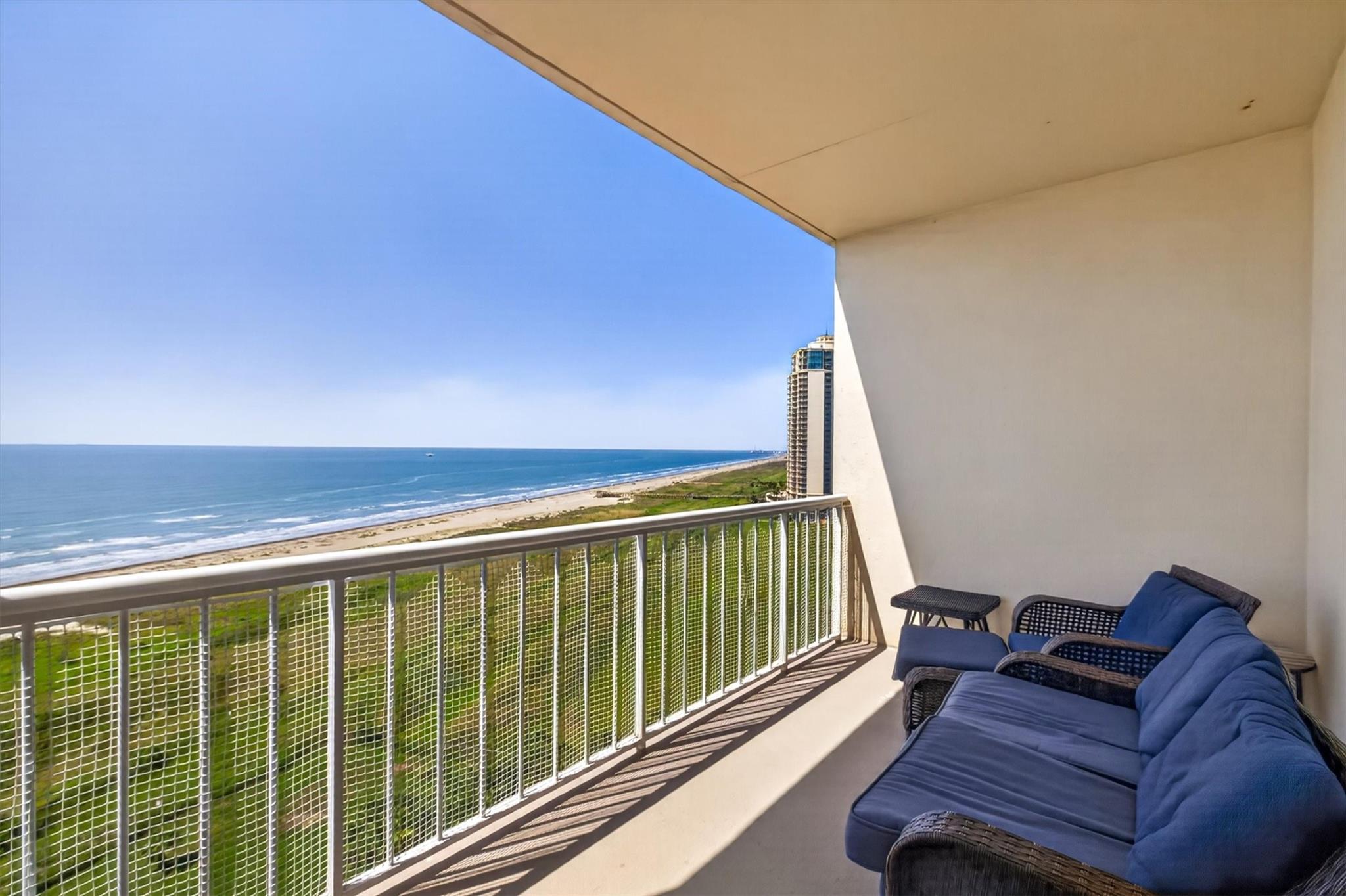 1401 E Beach Drive 1206
