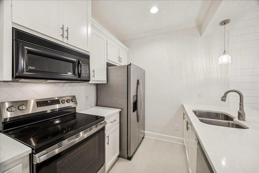 Photo of 11711 Memorial Drive #127, Houston, TX 77024 (MLS # 43836053)